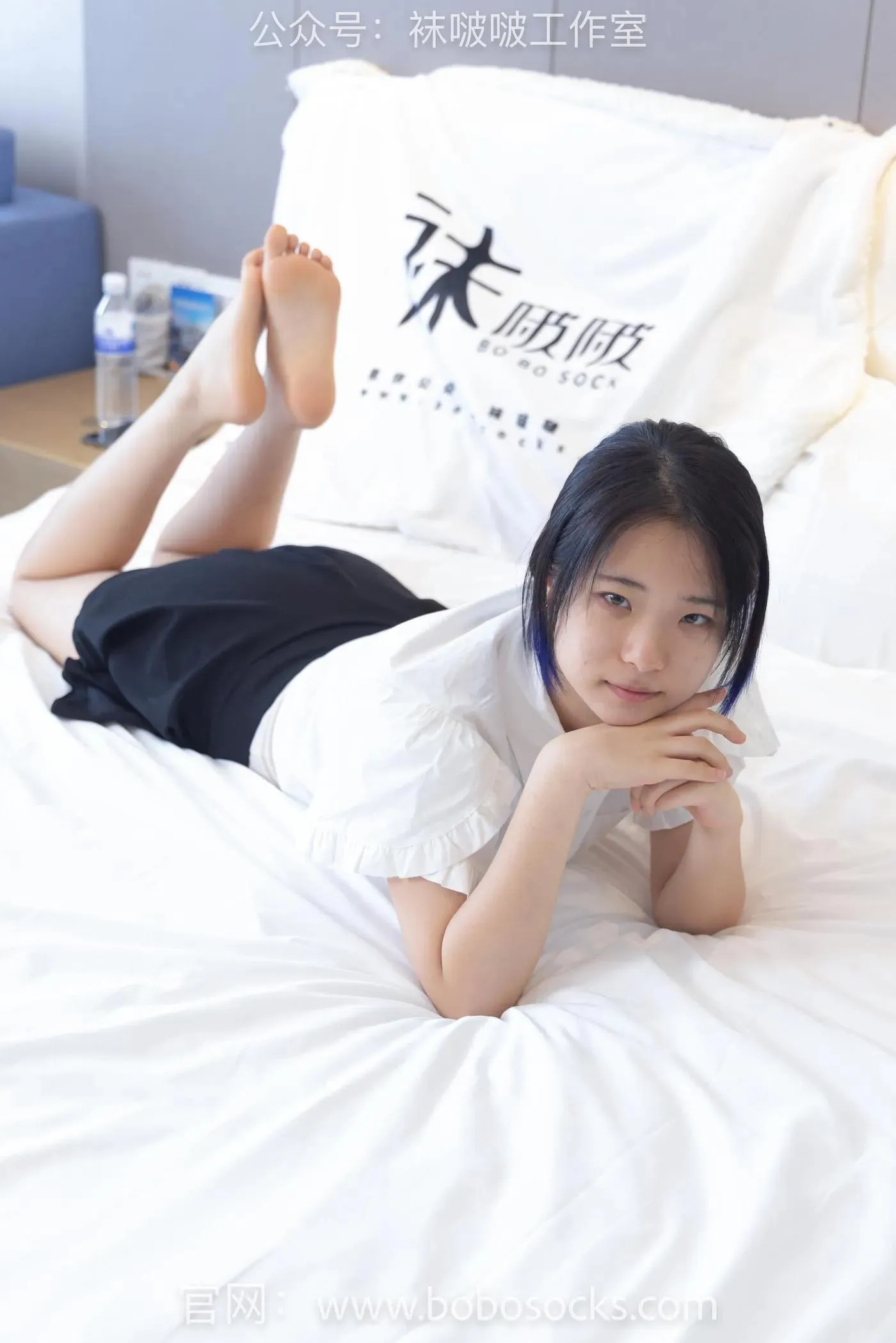 [BoBoSocks袜啵啵]NO.116 小淳-两双高跟鞋、肉丝、裸足 [146P]插图2